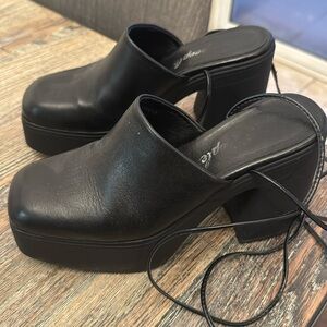 Free People Zoe Closed Toe Platforms